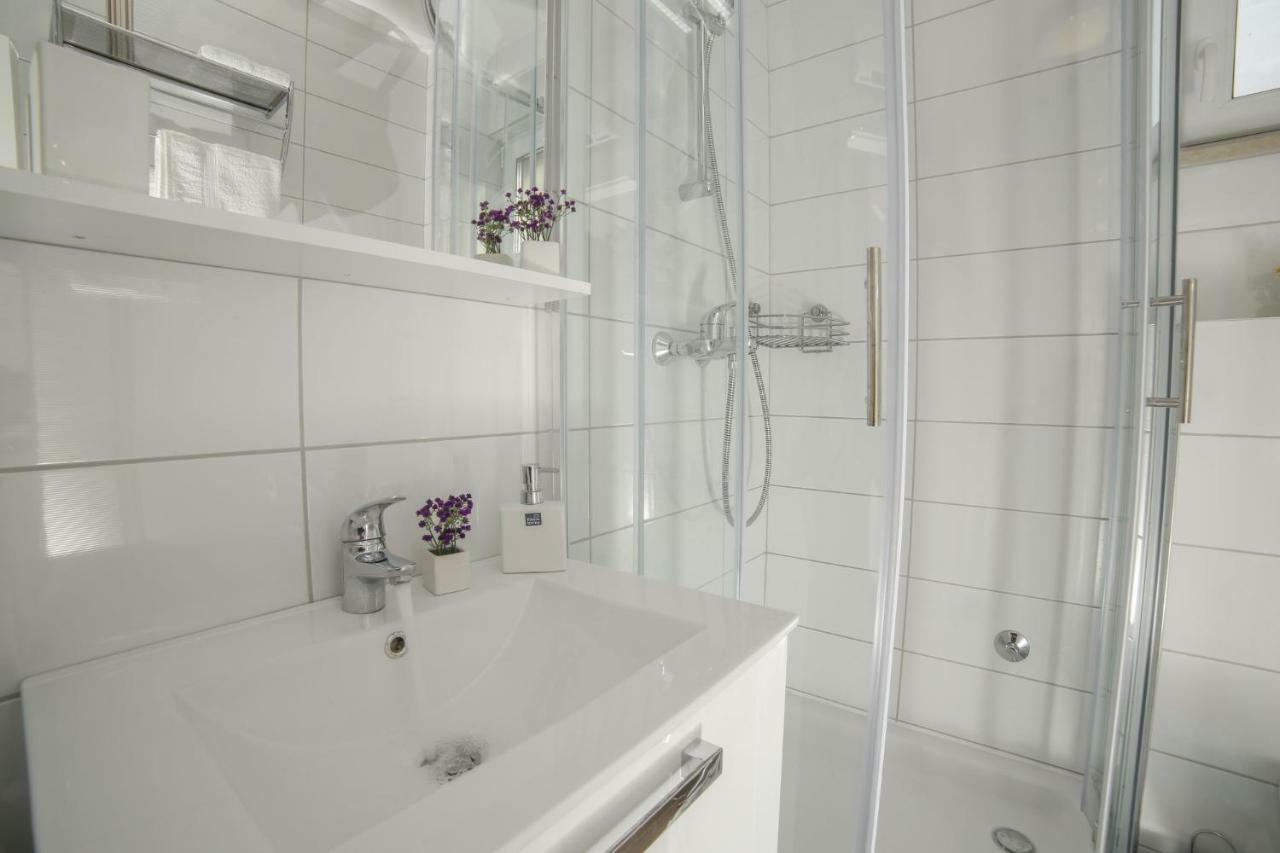Amazing Luxury 4Star Apartment Laura Supetar Extérieur photo