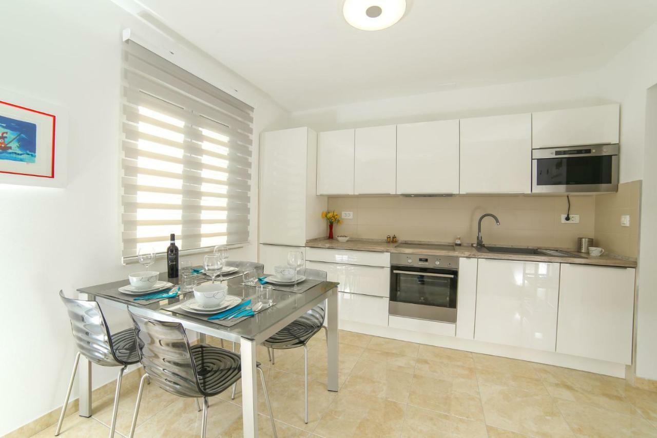 Amazing Luxury 4Star Apartment Laura Supetar Extérieur photo