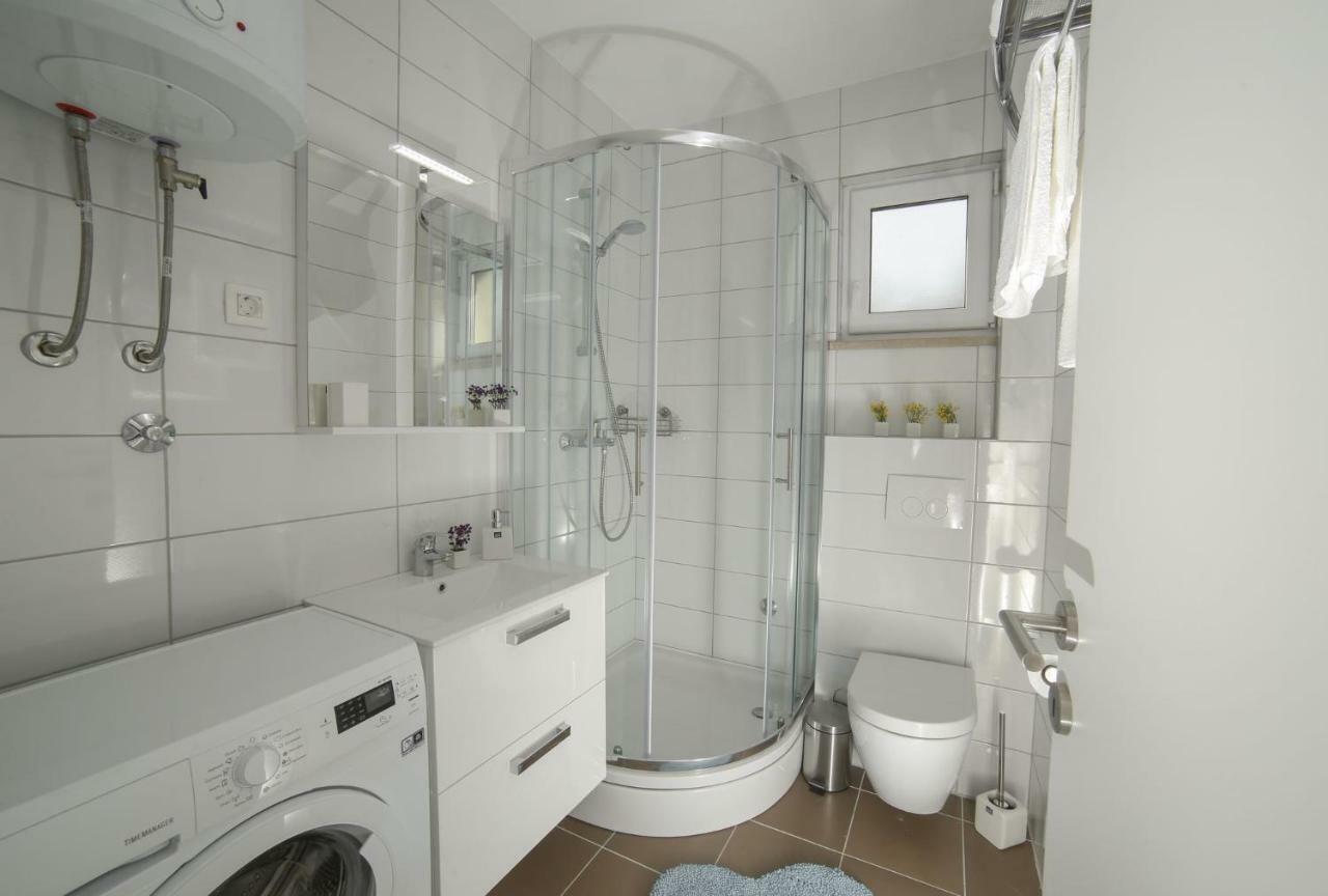 Amazing Luxury 4Star Apartment Laura Supetar Extérieur photo
